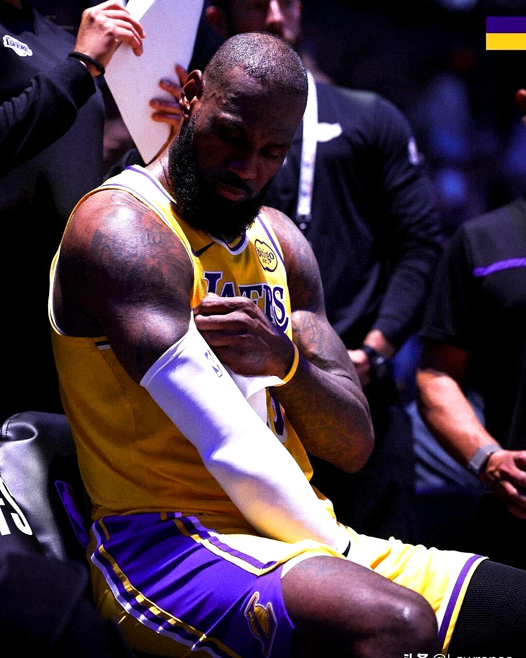 包含詹姆斯在MAD比赛中突破纪录，败北引发热议！的词条