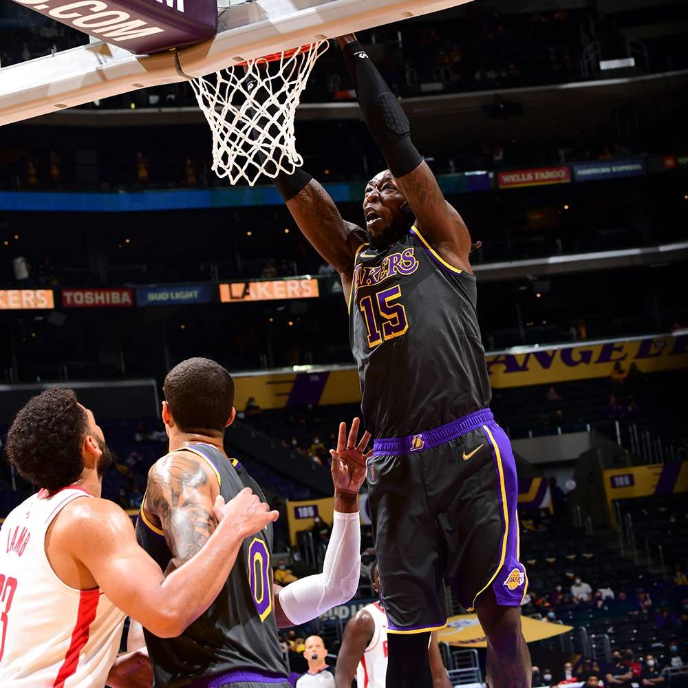 Faker在湖人比赛中比分优势明显，绝杀引发热议！的简单介绍